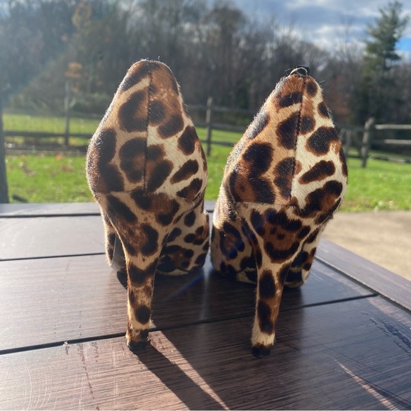 Dolce & Gabbana Animal Print  Genuine Pony Hair Heeled Pumps Size 37 1/2 - Picture 3 of 10